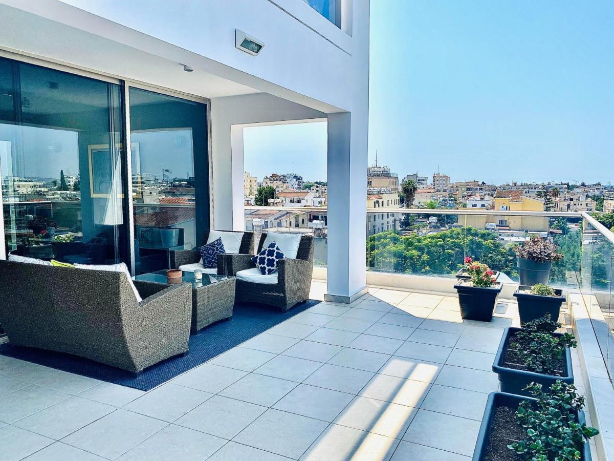The Penthouse 401 Apartment *